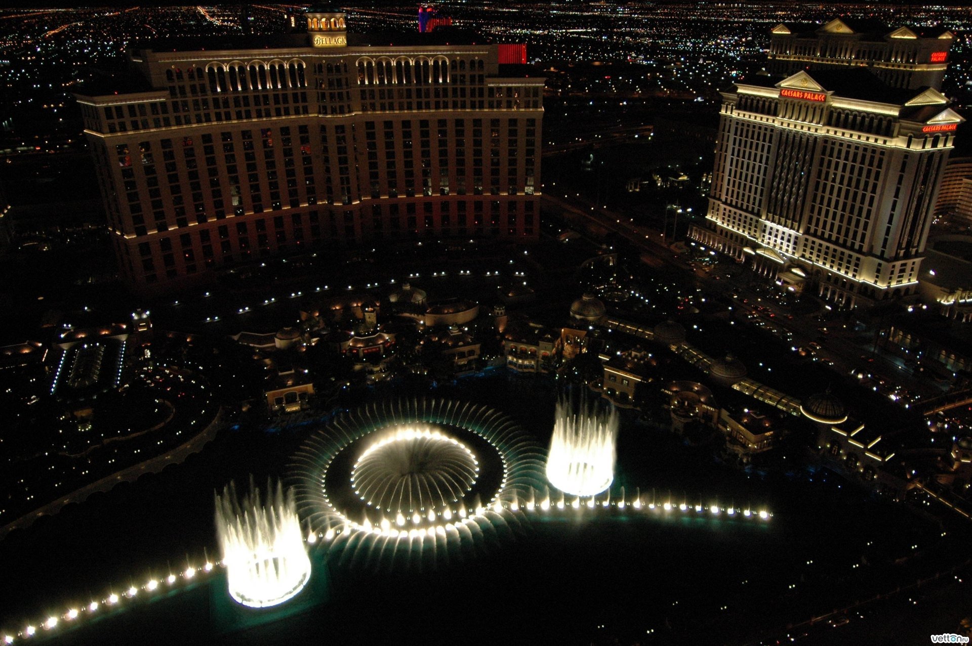 High fountains of Las Vegas at night