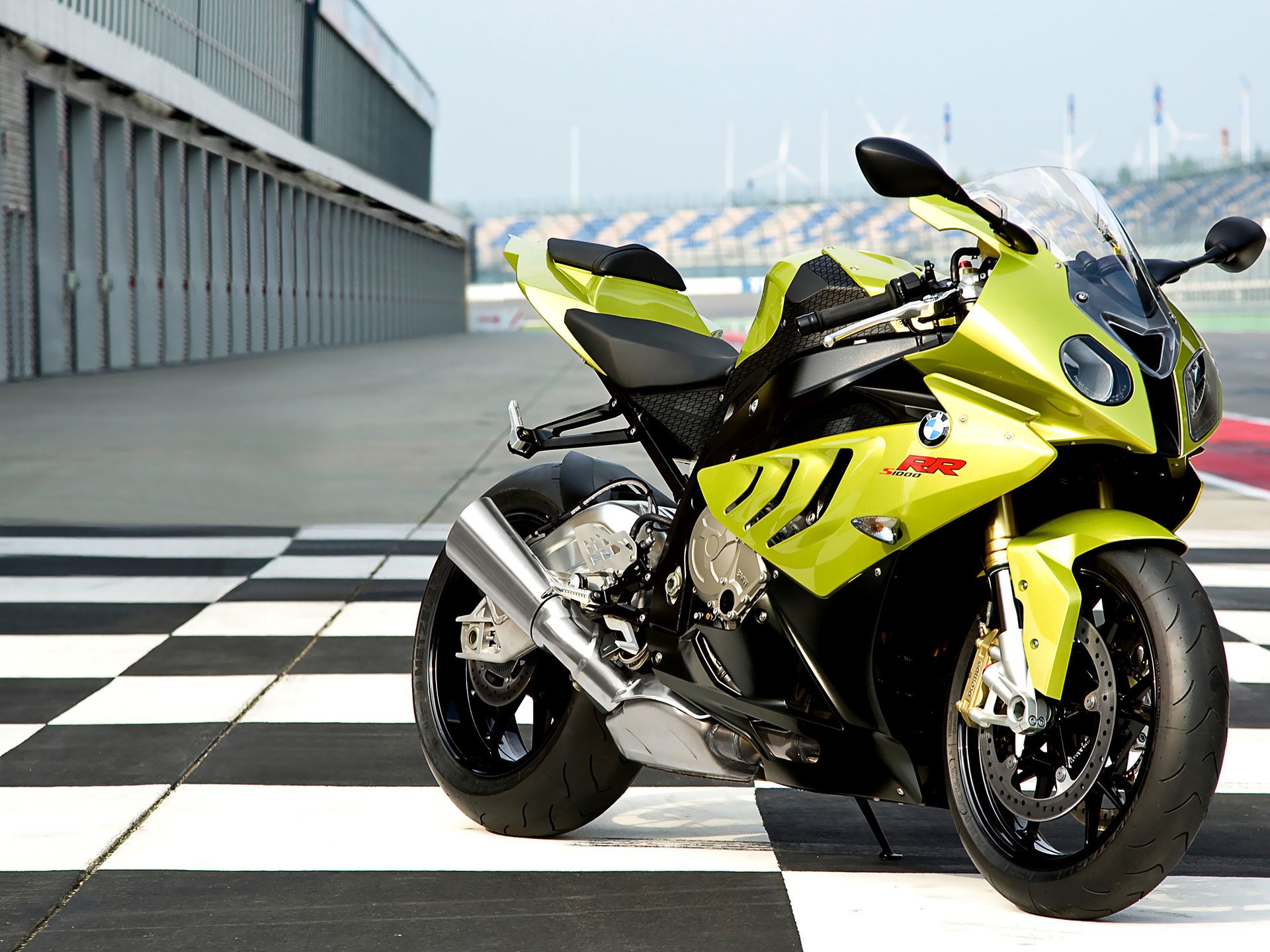 This yellow bike looks like an alien from the future of motorcycle racing - adrenaline in the blood