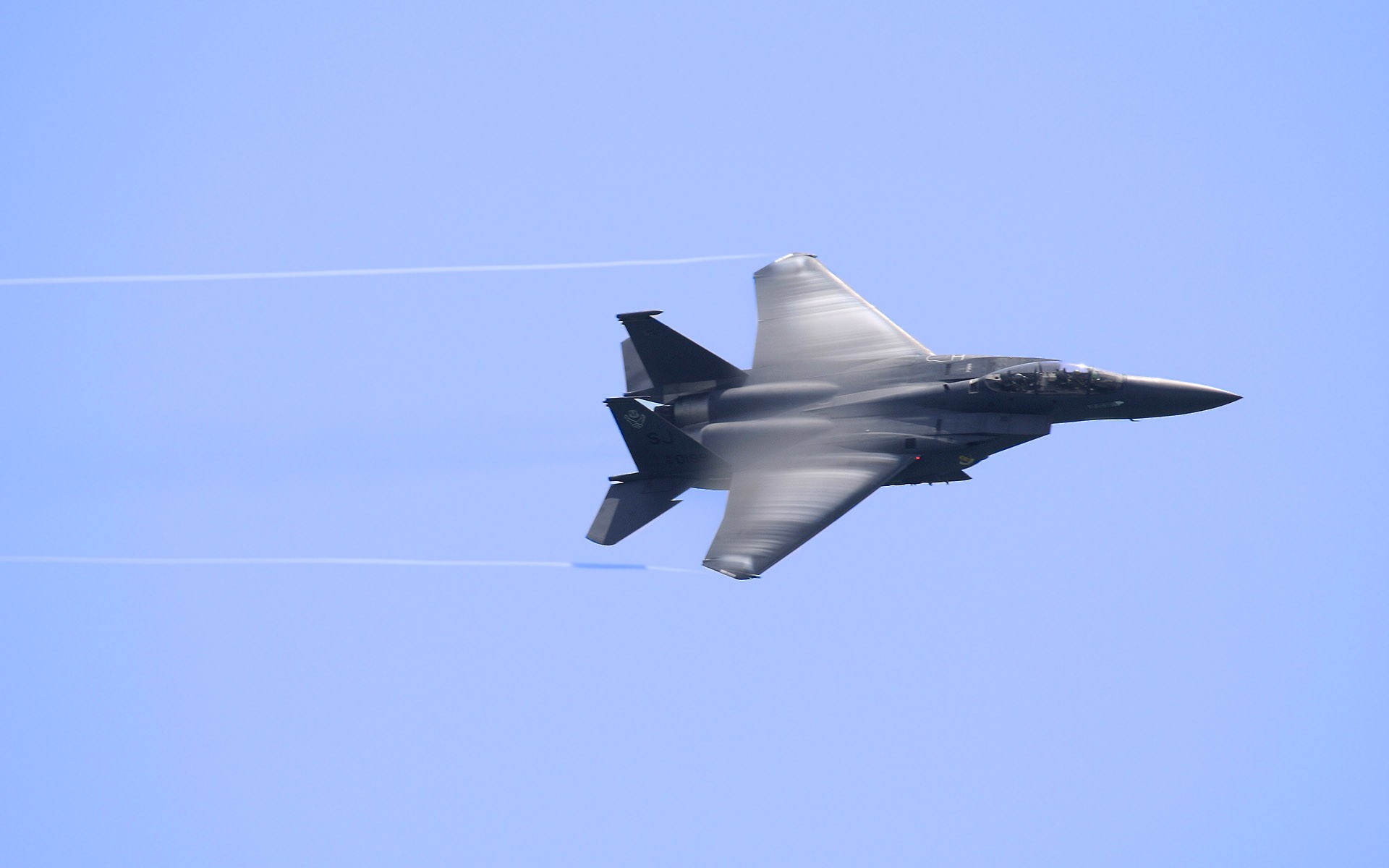 f15 fighter blur flight