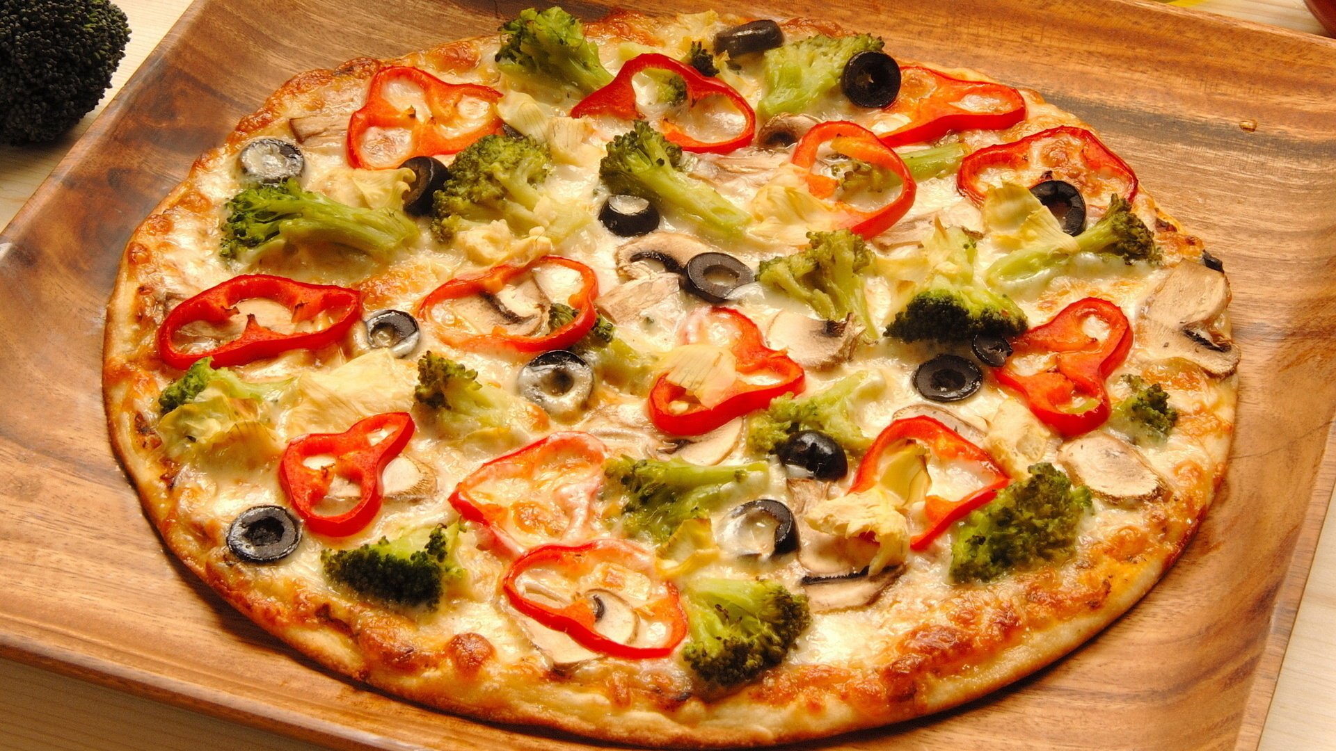 Italian vegetable pizza with broccoli and pepper