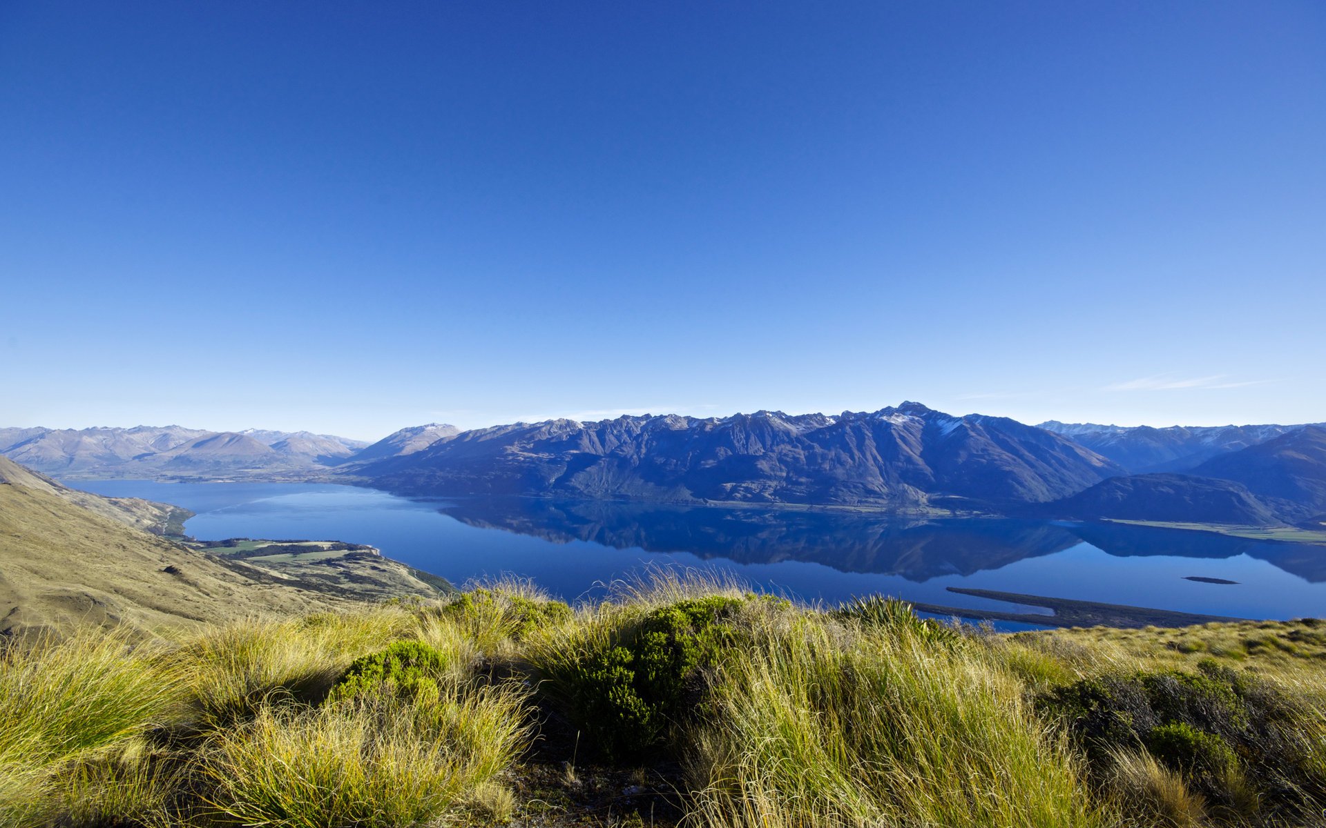 Lake and Mountains in New Zealand