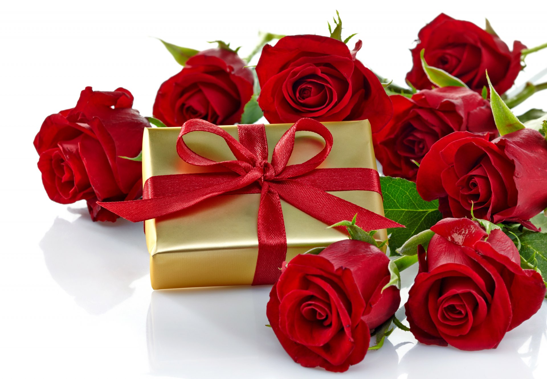 valentine's day love romantic roses red gift flowers box present bow