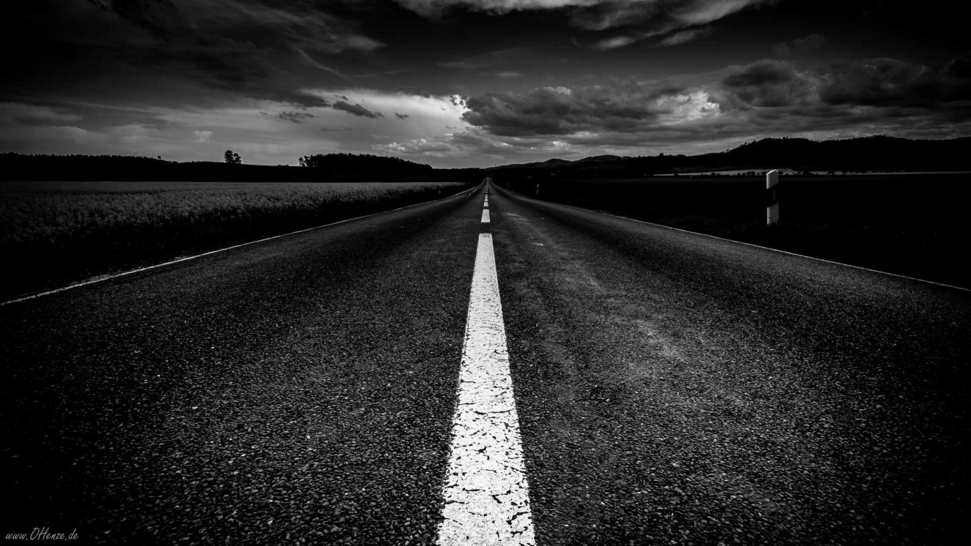 Free Wallpapers monochrome road the distance black and white