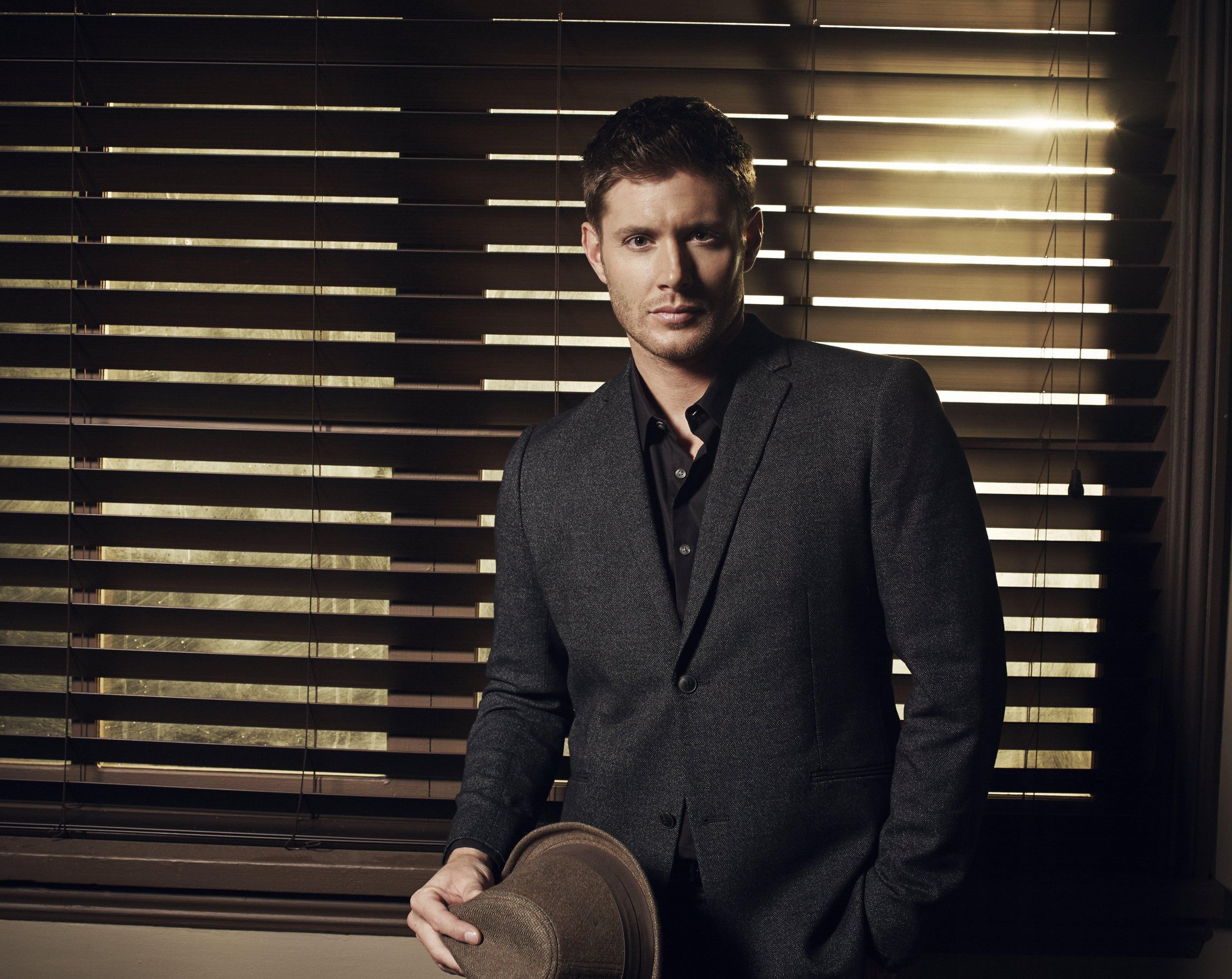 HD Wallpaper Jensen Ackles Men Suit Hat Actor Tv Series Supernatural ...