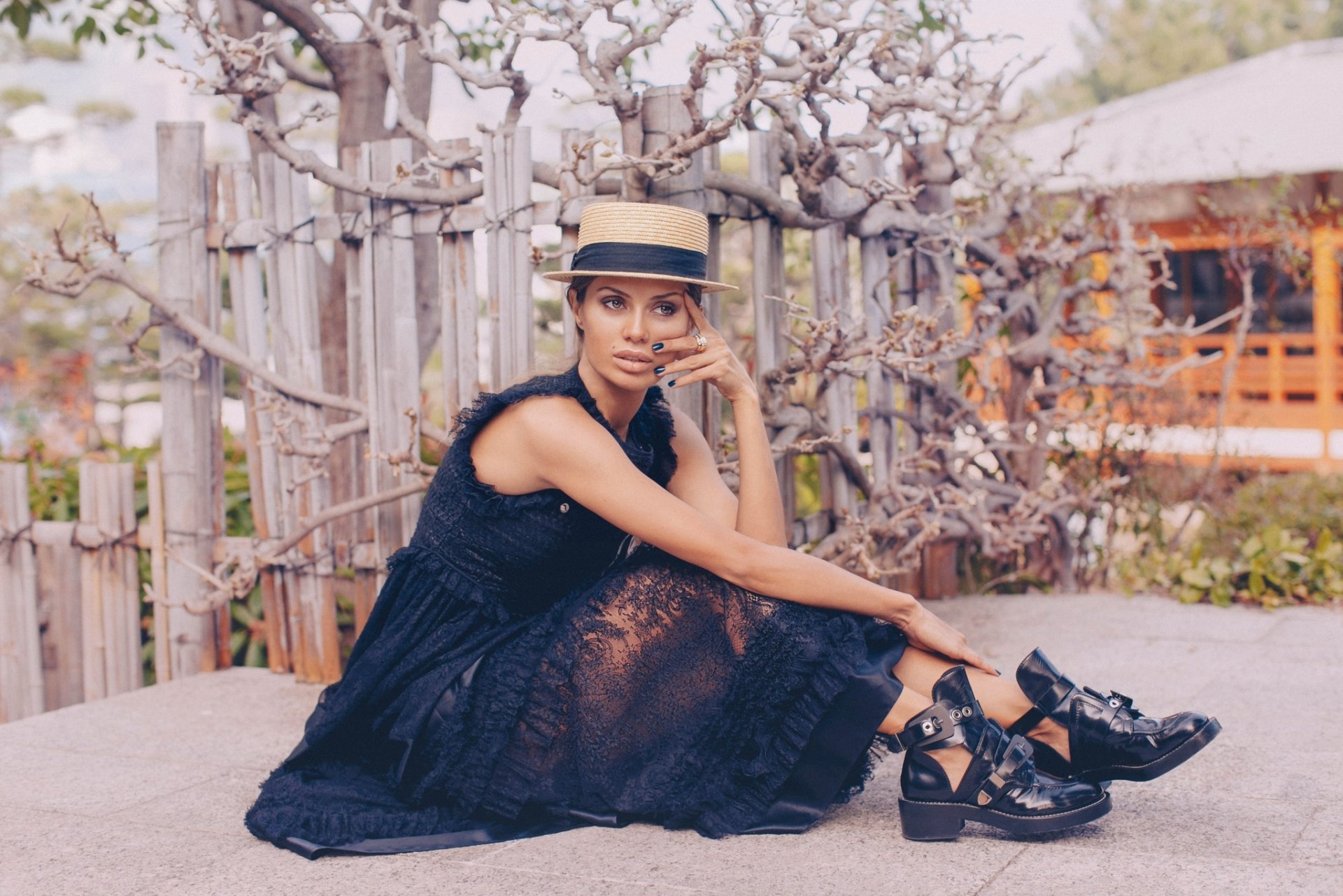 girl style dress shoes hat tree